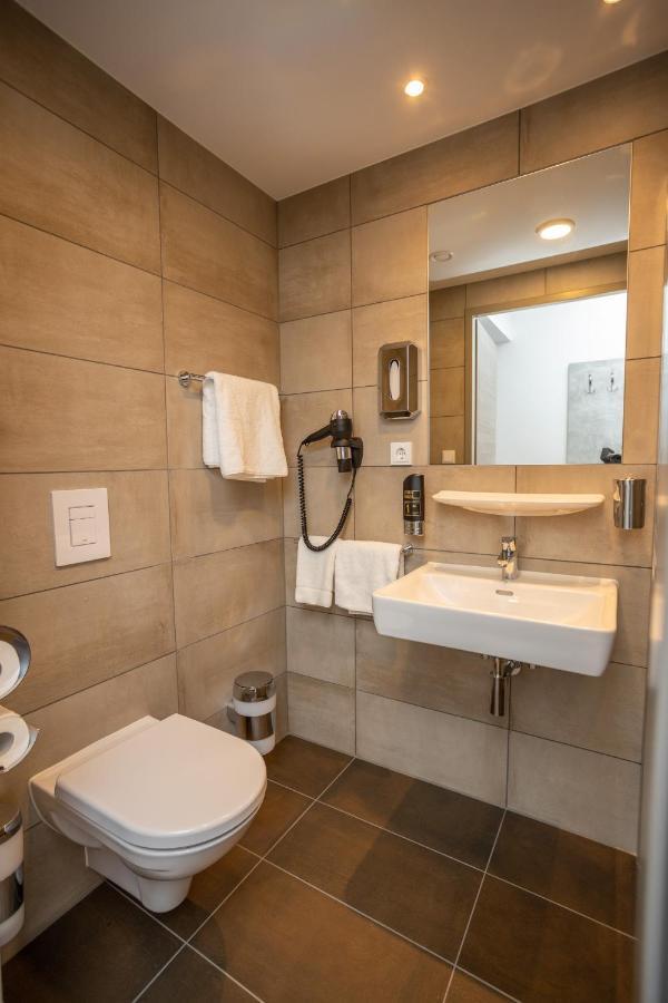 Seehotel Forst フォースト エクステリア 写真