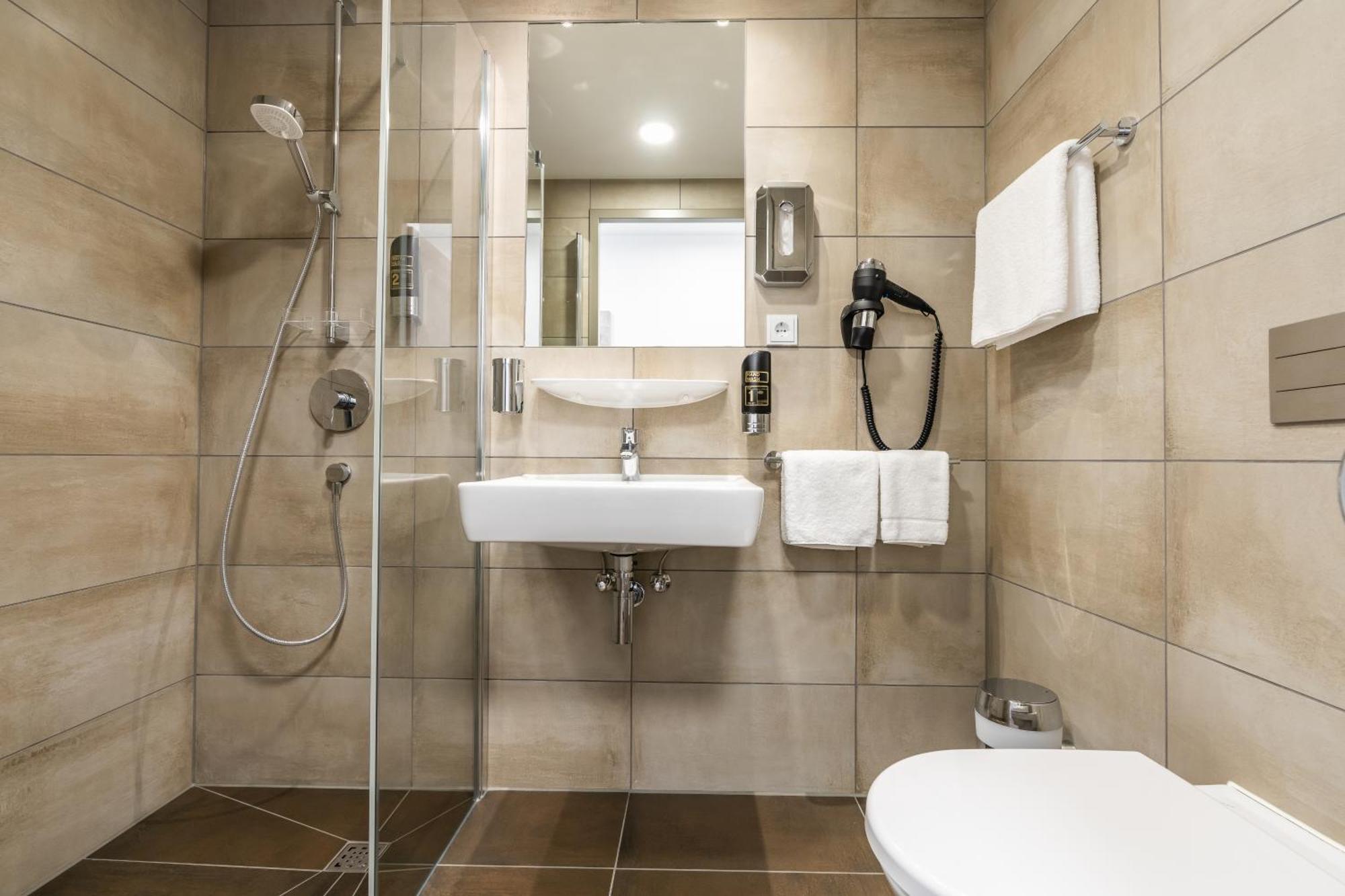 Seehotel Forst フォースト エクステリア 写真