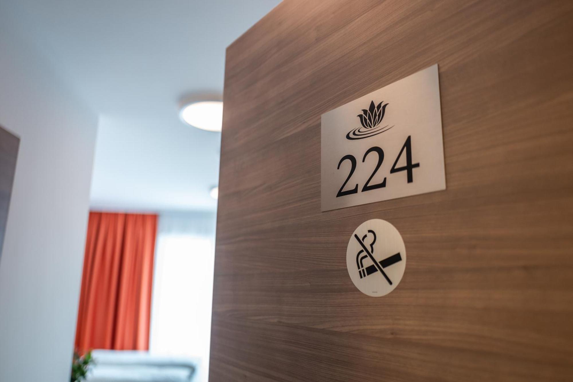 Seehotel Forst フォースト エクステリア 写真
